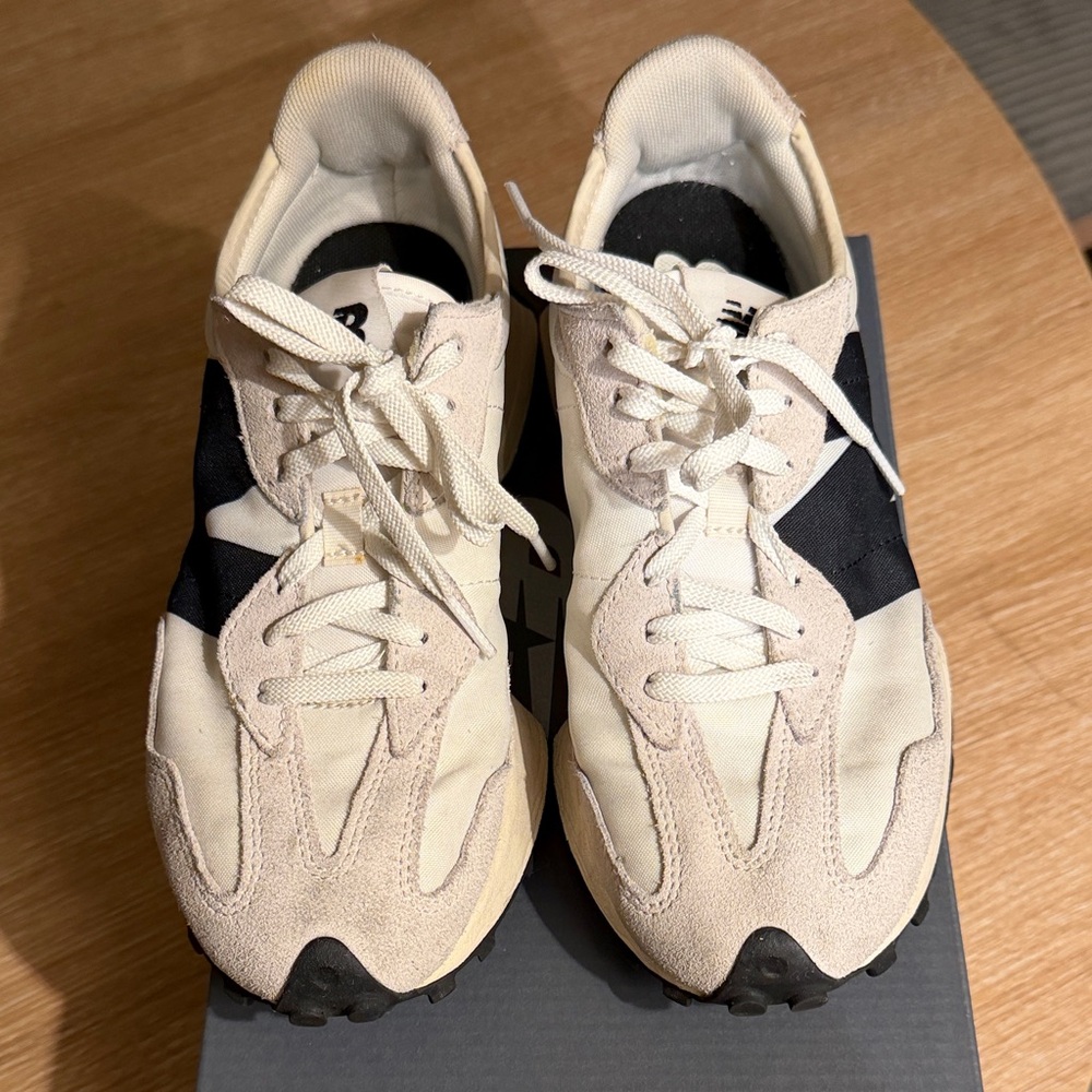New Balance 327 White and Black Gently worn, in great condition